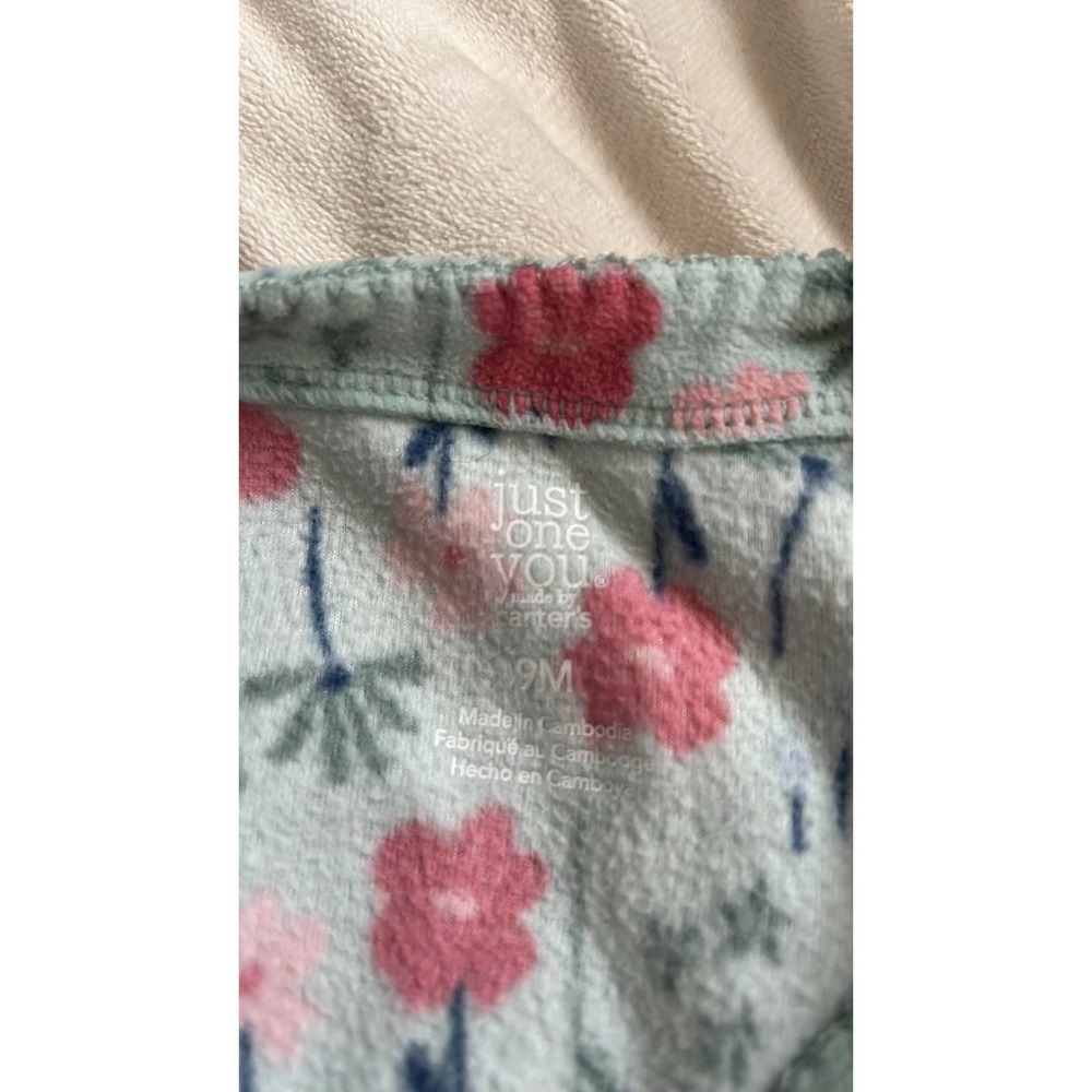 9 month girl’s fleece footed sleeper with snaps - Picture 7 of 7